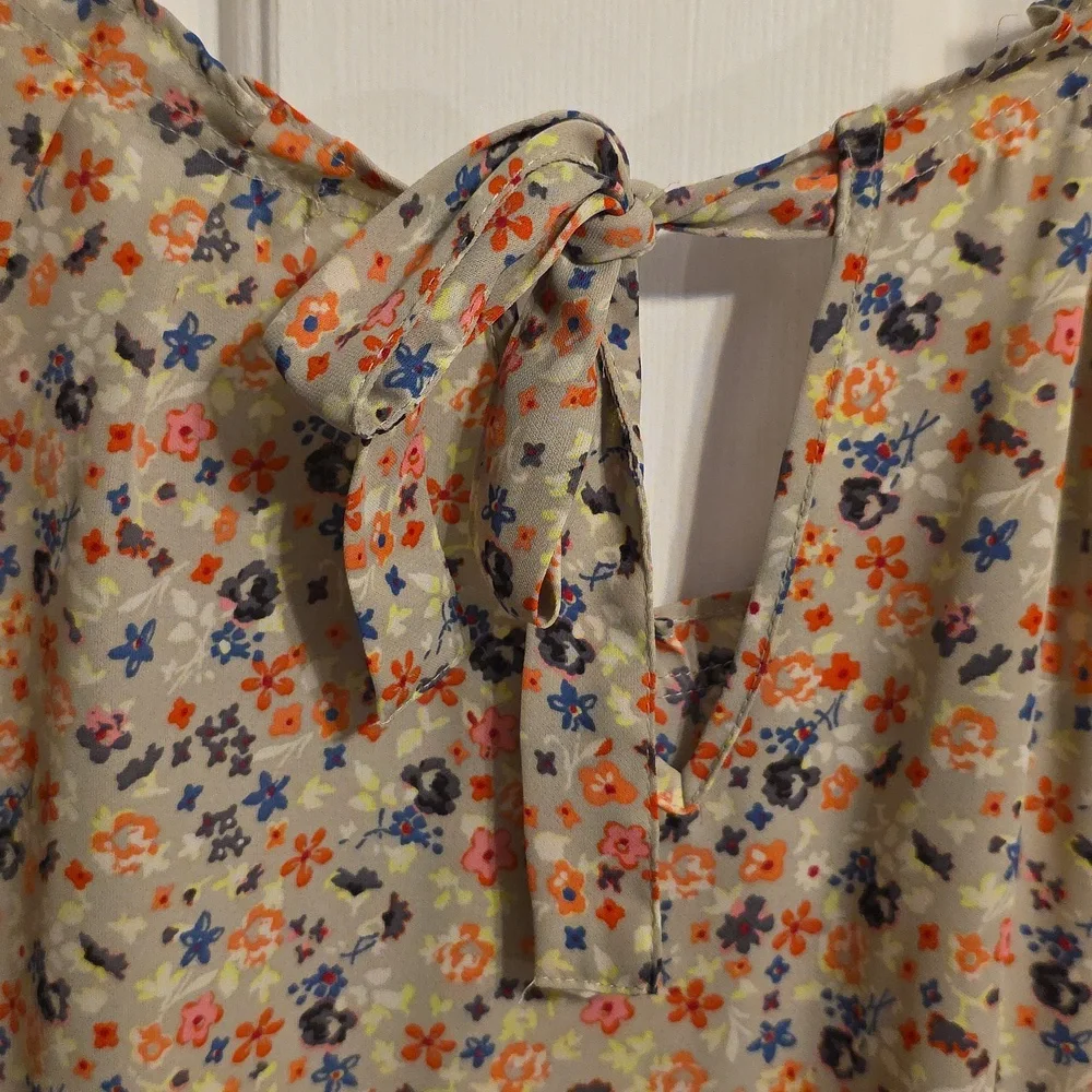 LC Lauren Conrad Multicolor Floral Blouse - Picture 8 of 8